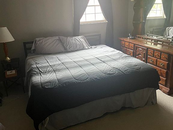 4th image of 8009 Berkshire Blvd