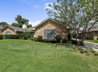 2209 Saint Vincent Ct, Arlington, TX 76013