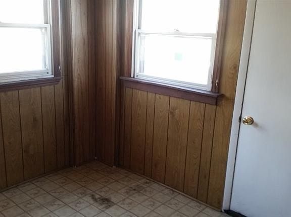 2nd image of 4160 Dearborn St