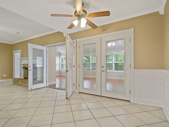 3rd image of 202 Mimosa Cir