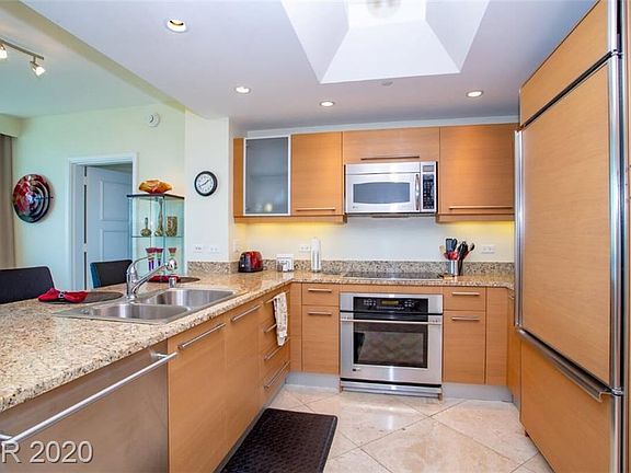 4th image of 322 Karen Ave Unit 1501
