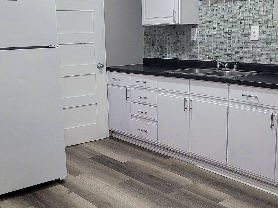 1st image of 1929 W Riverview Ave #1929