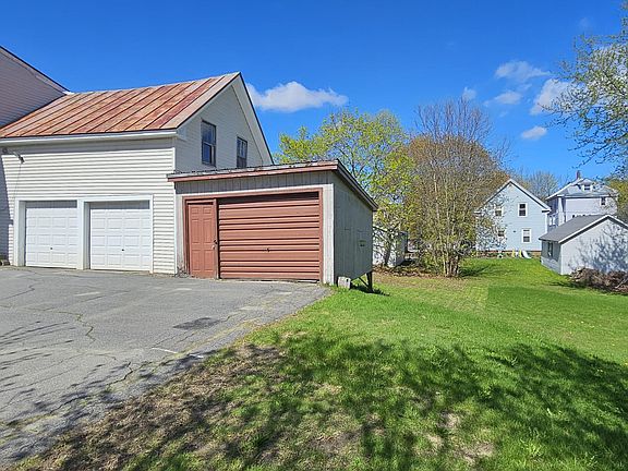 2nd image of 132 Clinton Avenue