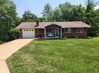2816 Moravec Dr, High Ridge, MO 63049