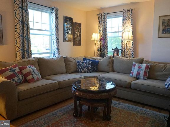 3rd image of 2209 Worthington Ave