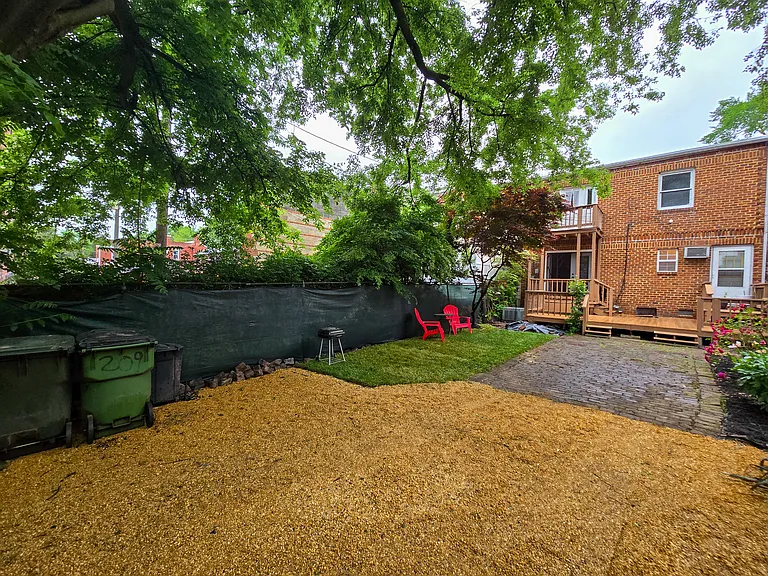 209 W Clay St — Photo 38