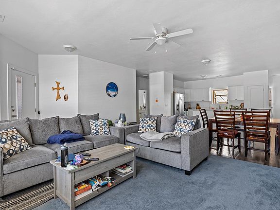 3rd image of 3127 Grama Ave