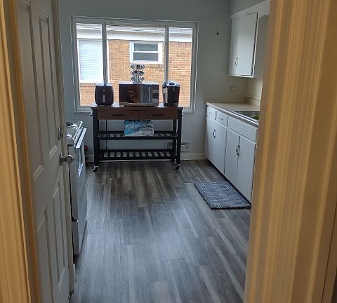 5th image of 2157 Evansdale Ave