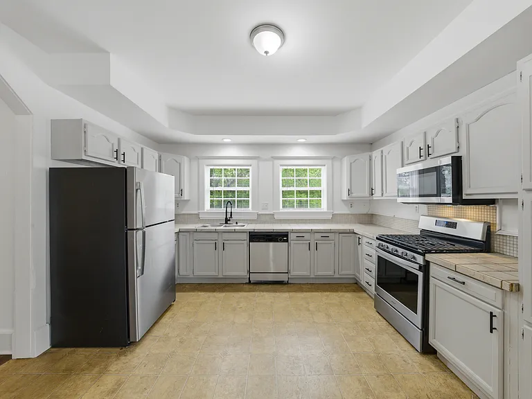 1103 Virginia Ave #1 — Photo 7