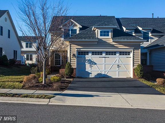 3rd image of 44364 Oakmont Manor Sq