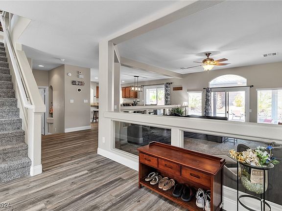 5th image of 10975 Royal Highlands St