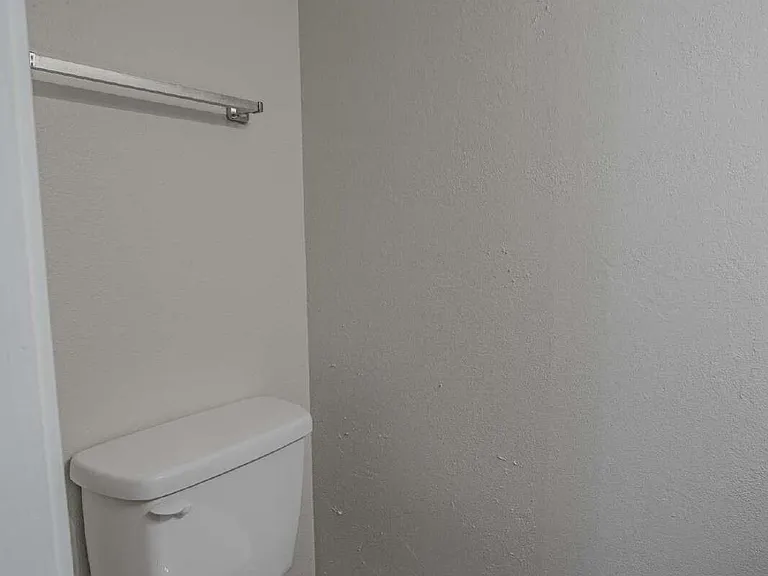 1247 W Huntington Way #A — Photo 8