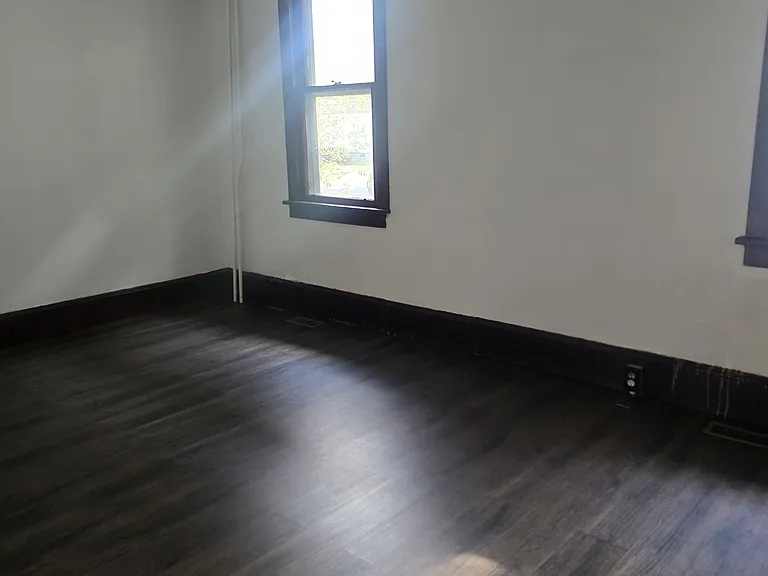 231 Thomson Ave #1 — Photo 14