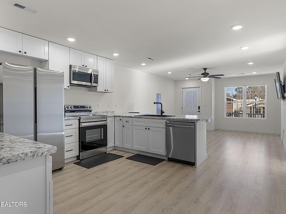 5th image of 1030 Park Boulevard Cir