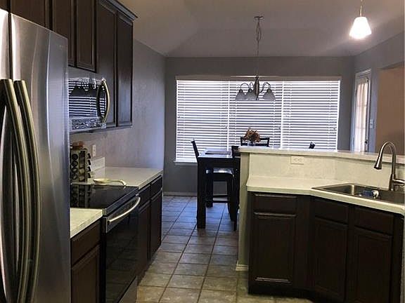 3rd image of 941 La Sierra Dr