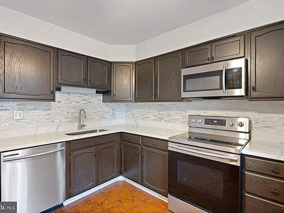 3rd image of 16 Shetland Cir