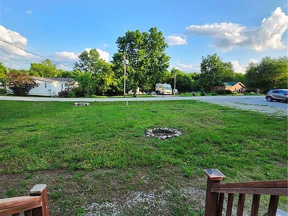5th image of 77 Deepwoods Dr