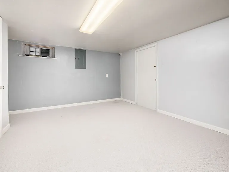 501 Oak St — Photo 29
