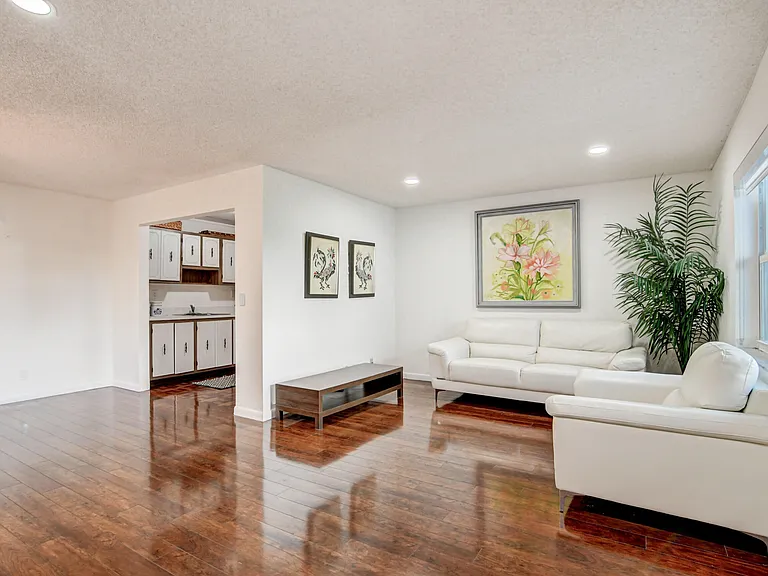 42 Burgundy Dr #A — Photo 6
