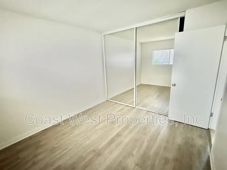 Mauna Loa Apartments — Photo 13