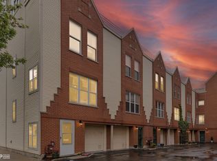 555 N Artesian Ave APT A, Chicago, IL 60612
