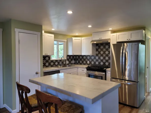 220 Hermosa Circle, Santa Rosa, CA 95409