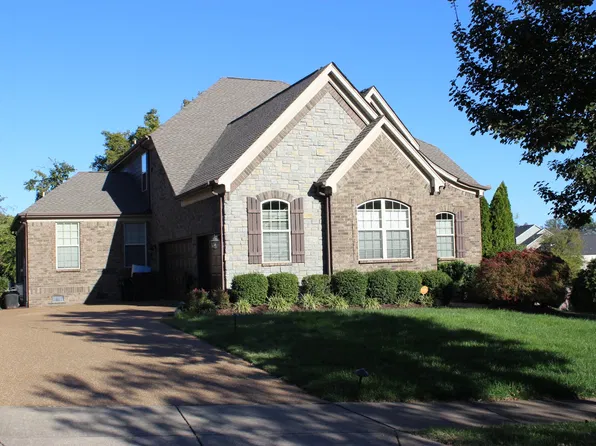 100 Houghland St, Gallatin, TN 37066