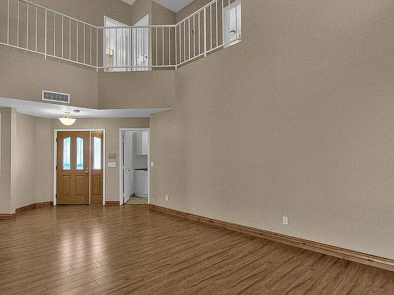 3110 W Baylor Ln — Photo 6