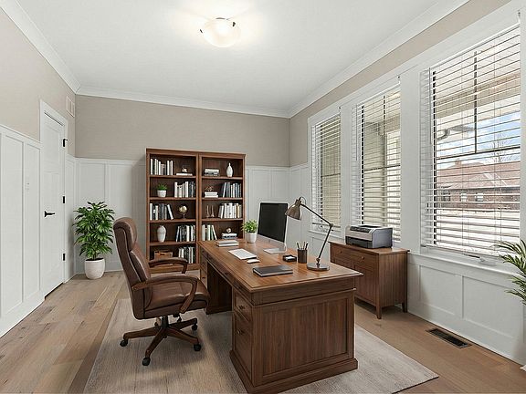3rd image of 549 Louise Dr
