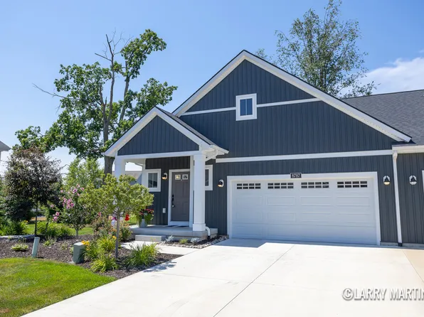 8787 Brayridge Dr, Jenison, MI 49428