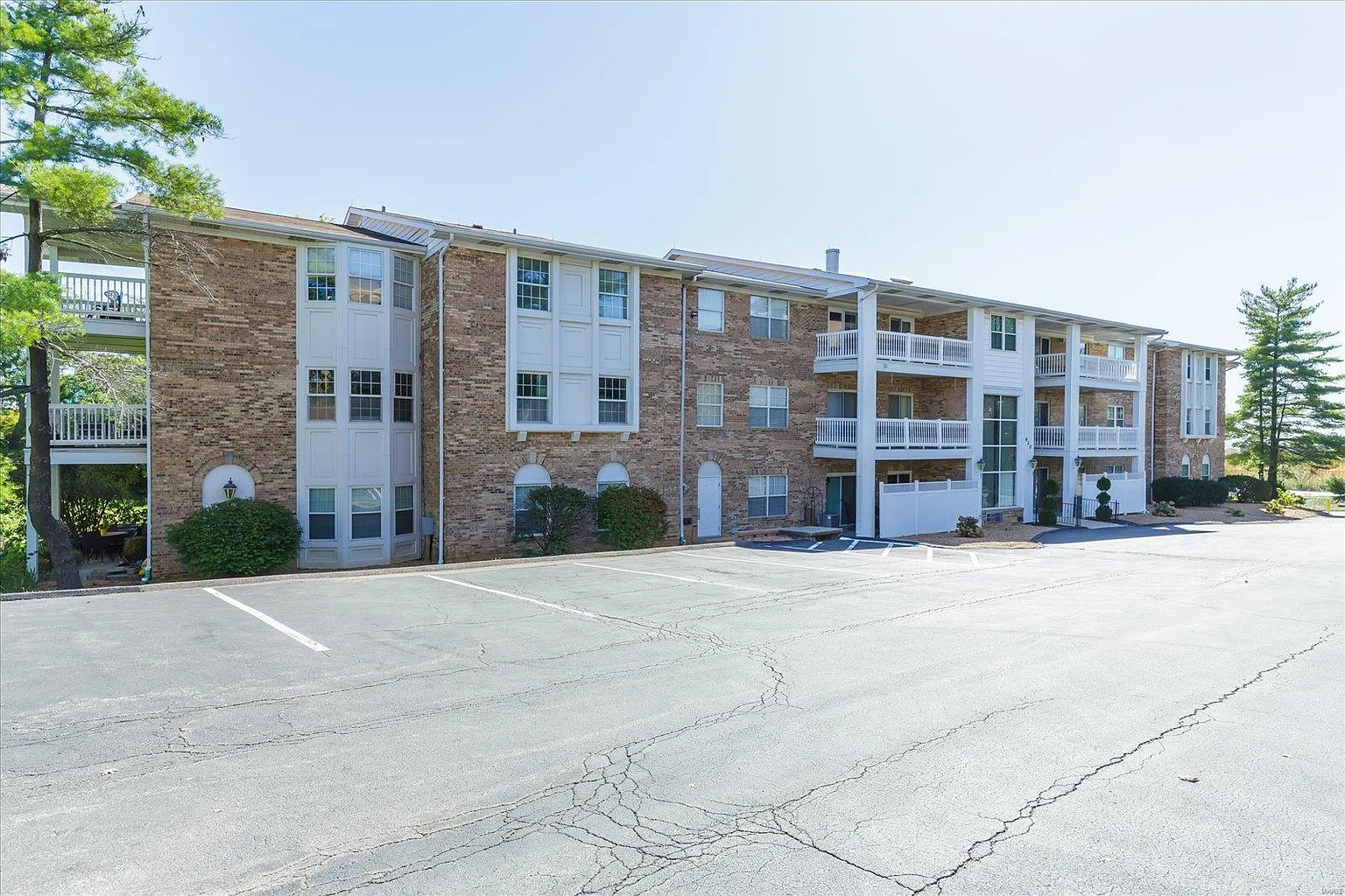 920 Guelbreth Ln APT 104 photo 1