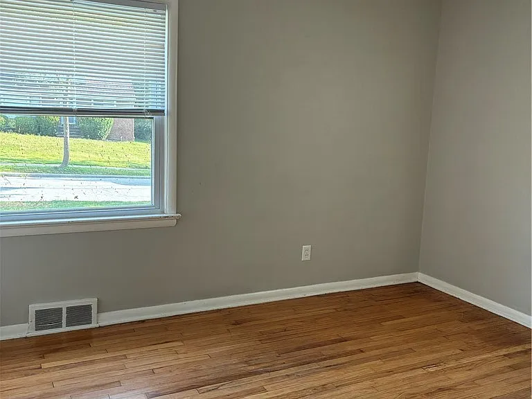23920 Glenhill Dr — Photo 7
