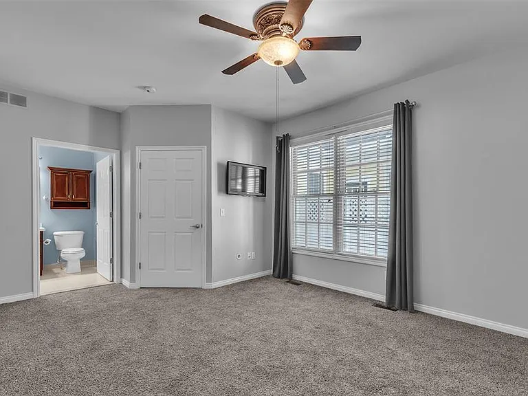 276 Constitution St — Photo 12