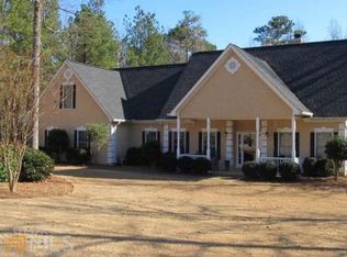 354 Barrington Farms Pkwy, Sharpsburg, GA 30277