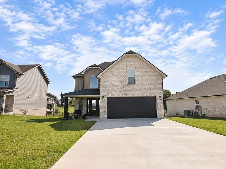 393 Frontier Dr — Photo 1