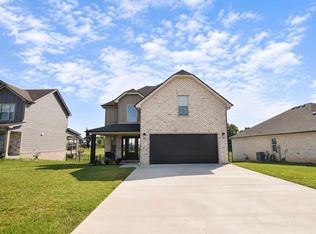393 Frontier Dr, Clarksville, TN 37043
