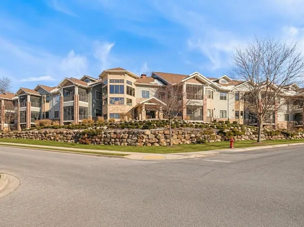 10 Glen Brook Way #109, Fitchburg, WI 53711