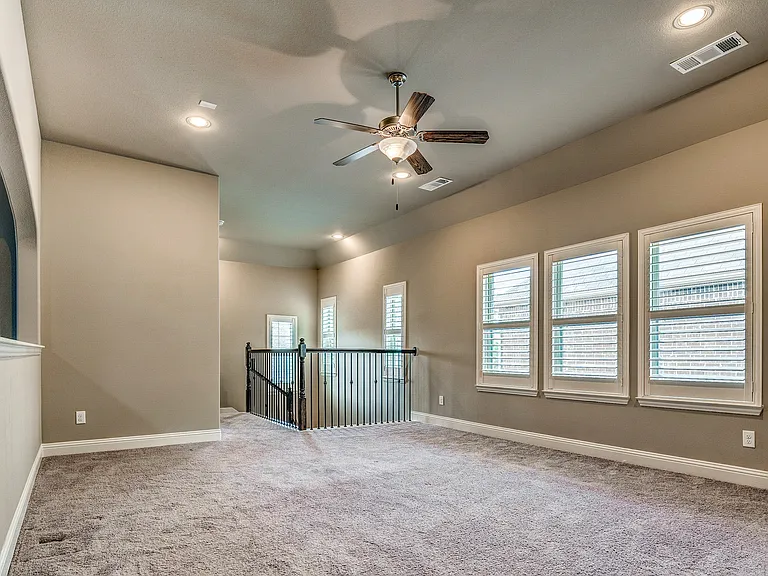 534 Evergreen Dr — Photo 6
