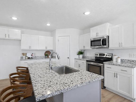 3rd image of 227 S Chesterfield Avenue