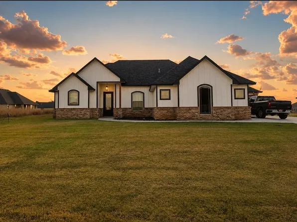 12711 Ridge Rd, Elgin, OK 73538
