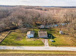 997 2120th Ave, Chestnut, IL 62518