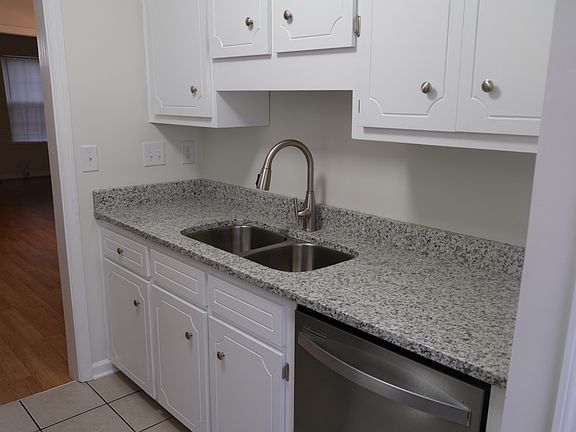 3rd image of 2110 Gary St