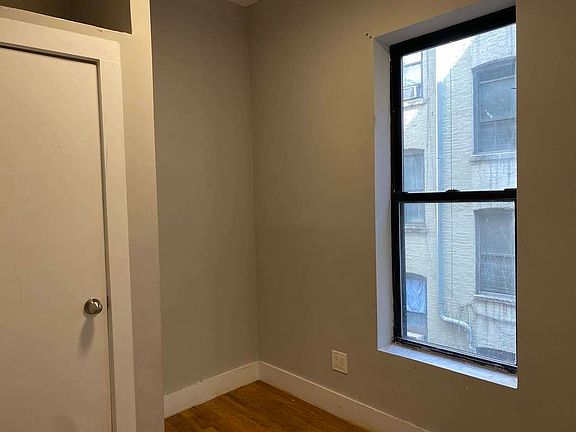 4th image of 124 E 103rd St #15A