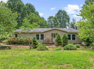 805 Riverwood Ln, Fries, VA 24330
