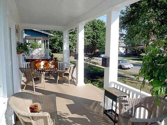 Shared front porch
