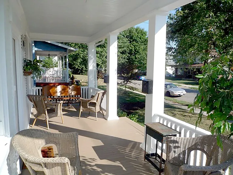 Shared front porch