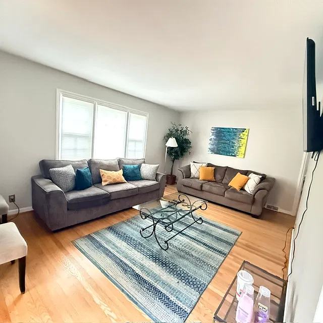 3 bed, 1350 sqft, $2,750 — Photo 3