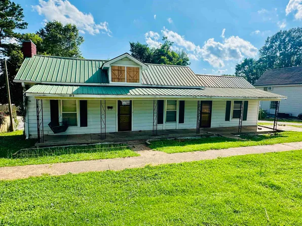 312 Pharr Ave, Selmer, TN 38375