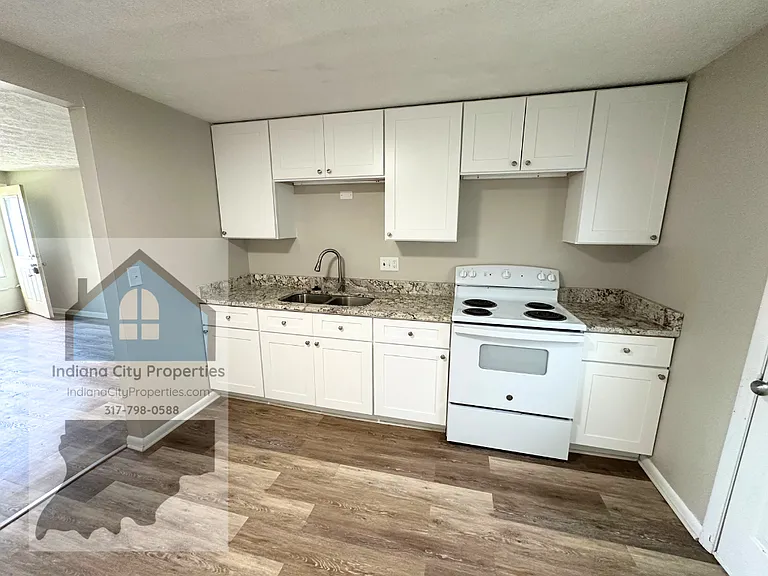 569 S Home Ave #2 — Photo 6