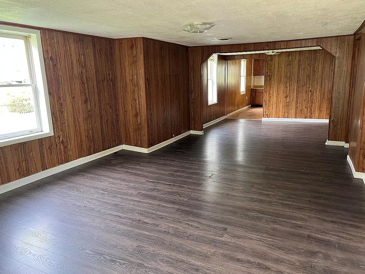 2 bed, $895 — Photo 2